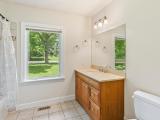 2010-S-Race-St-Urbana-IL-61801-large-024-010-Bathroom-1500x1000-72dpi